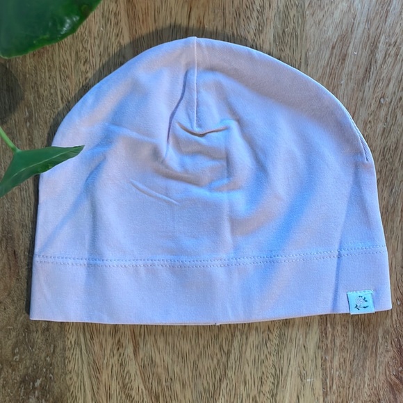 3 for $25❗️⭐️SET OF 2⭐️ Girl’s baby beanies. size 18M. - Picture 2 of 6